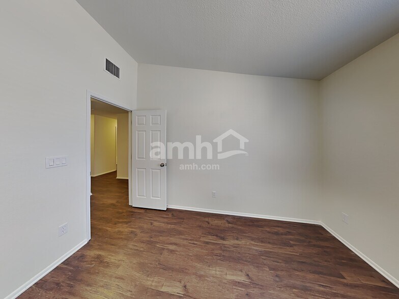 Building Photo - 7975 S New Abbey Dr