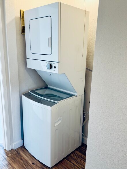 Building Photo - 3640 SW 114th Ave