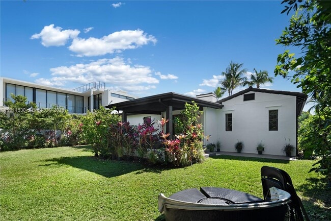 Building Photo - 118 E 3rd Ct