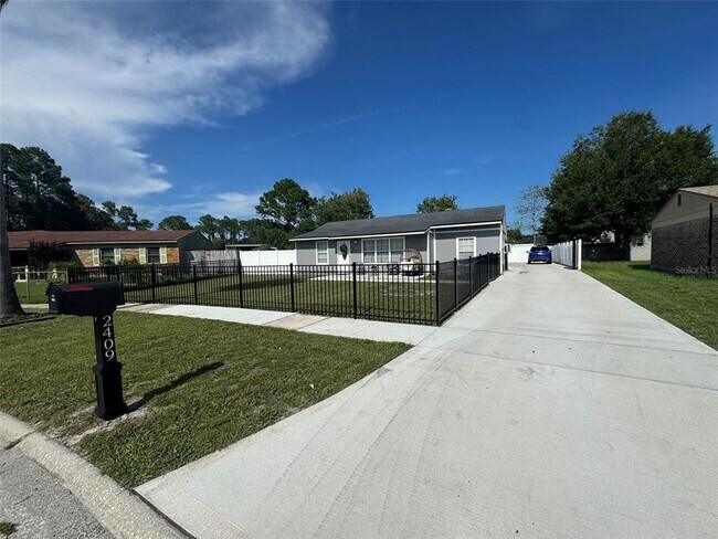 Building Photo - 2409 Minford Pl