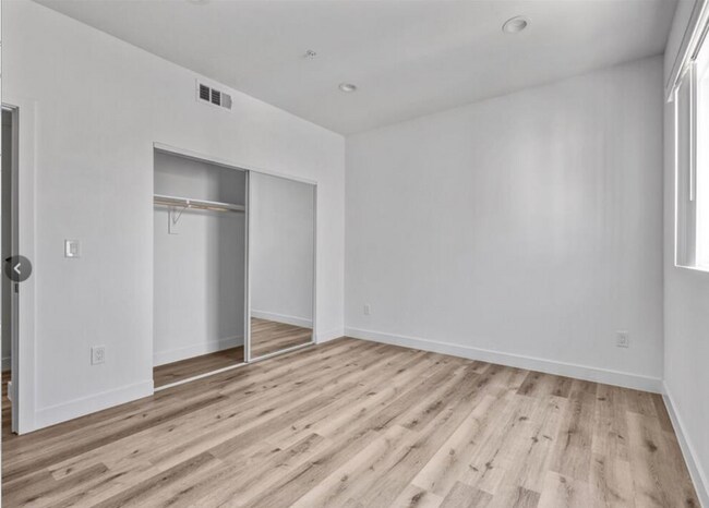 Building Photo - 4643 1/2 W. 18th