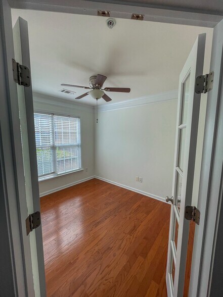 Building Photo - 282 Balaban Cir