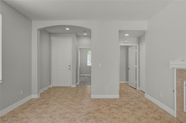 Building Photo - 5237 Grand Lake St