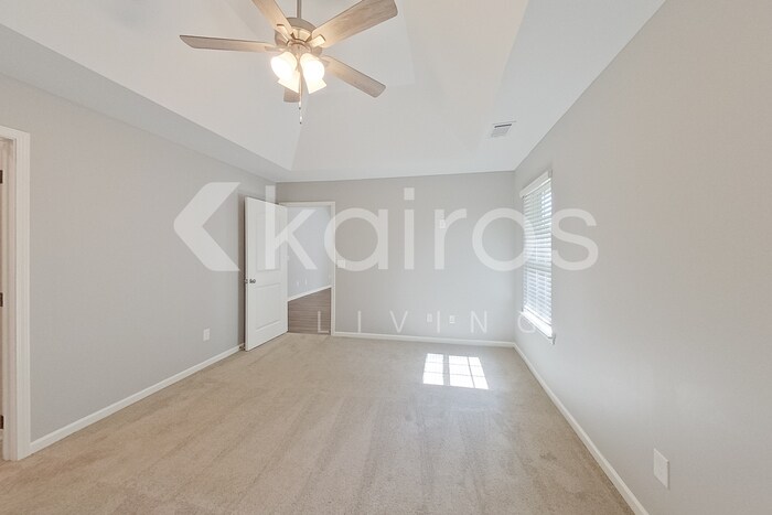 Building Photo - 749 Park Ln