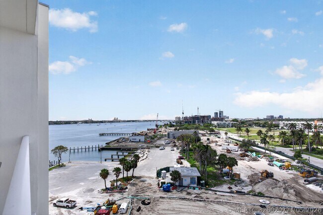 Building Photo - 2600 N Flagler Dr