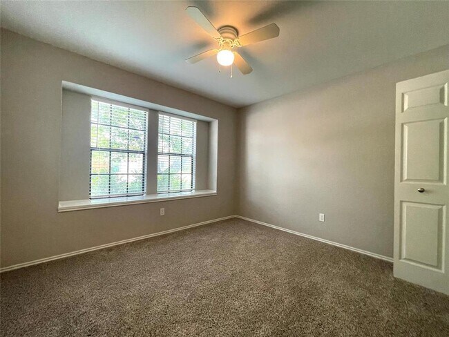 Building Photo - 1008 Cresswell Dr