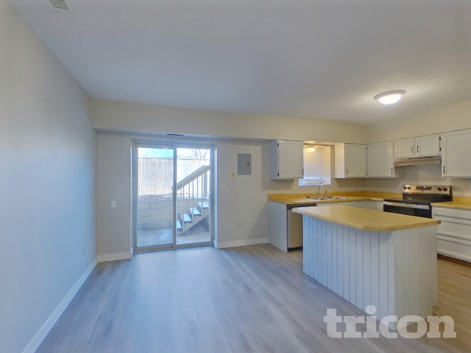 Building Photo - 2435 Shawnee Dr