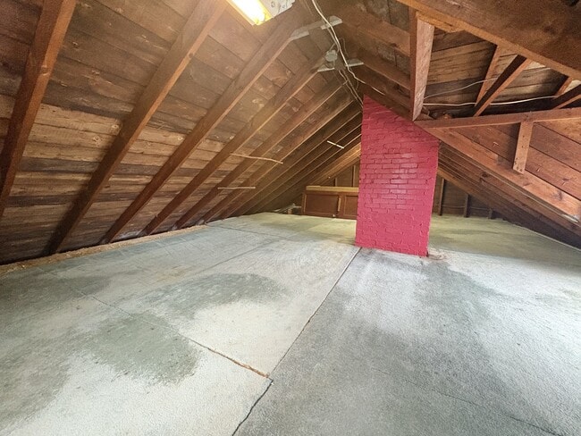 Building Photo - 793 Valley Rd