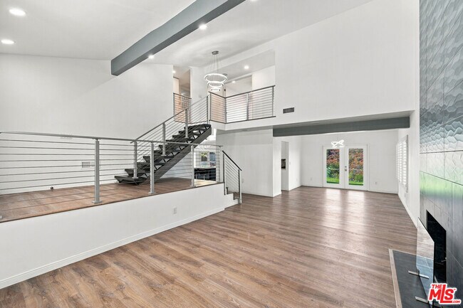 Building Photo - 4355 Chaumont Rd