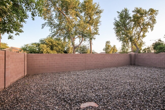 Building Photo - 12409 W Mandalay Ln