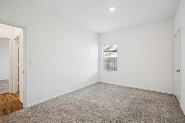 Building Photo - 15312 Sweet Mimosa Dr