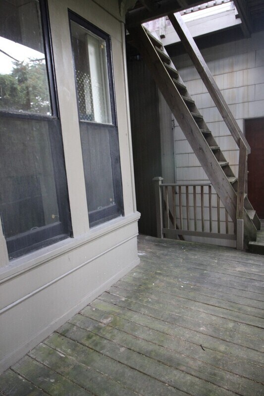 Building Photo - 1513 Bolton St