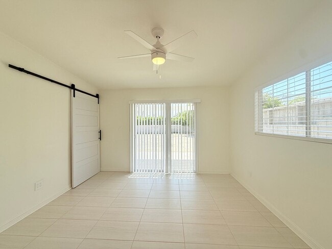 Building Photo - AVAILABLE NOW!! 3 BEDROOM 2 BATHROOM Home in Palm Desert!