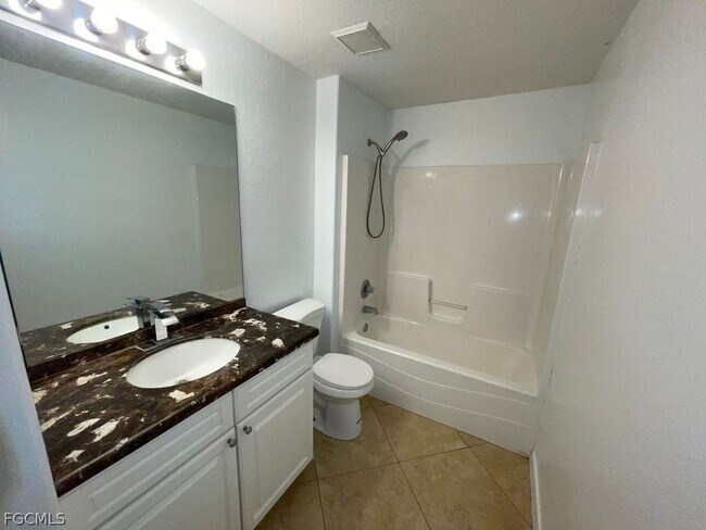 Building Photo - 2614 Carol Pl