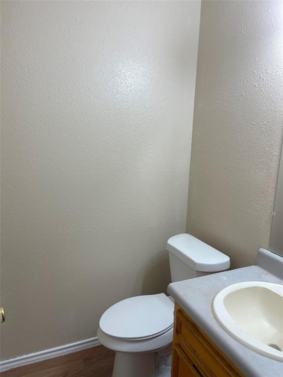 Building Photo - 2209 Creekside Ln