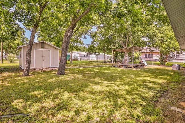 Building Photo - 905 N Banks St