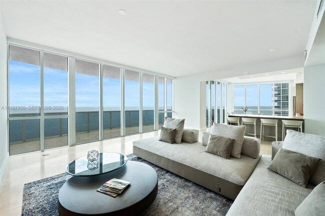 Building Photo - 15901 Collins Ave