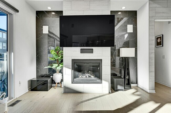 Building Photo - 6801 S Valleyhead Ct