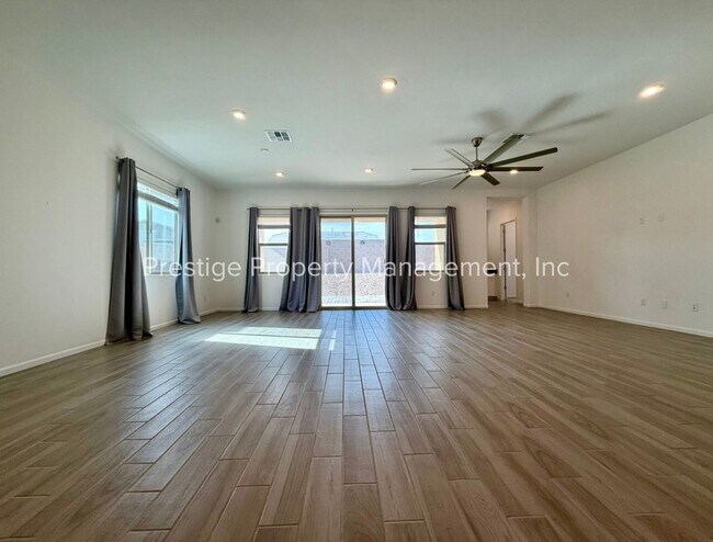 Building Photo - Built in 2023- This Modern Home is A Dream Of Luxury!