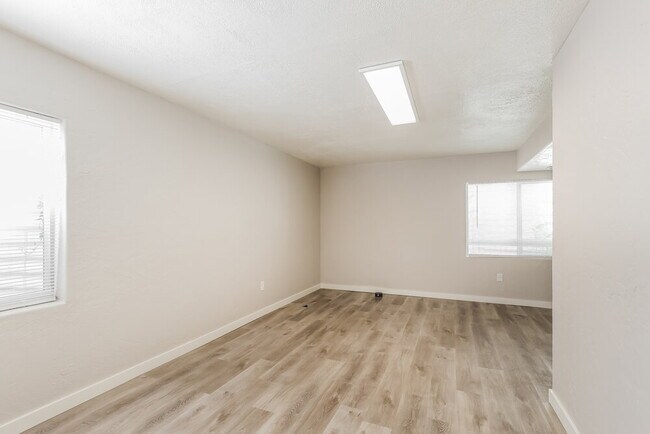 Building Photo - 3710 Tumwater W Dr
