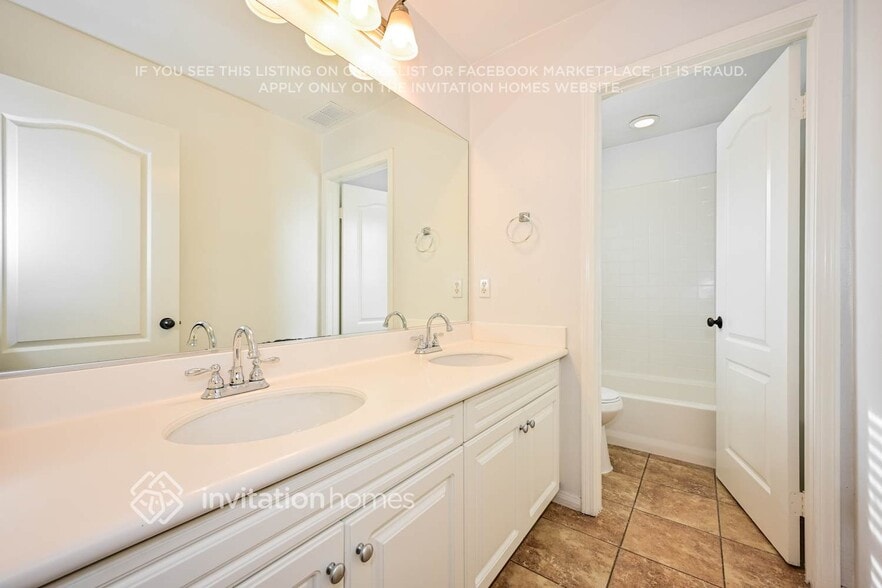 Building Photo - 9167 S Cullen Wy