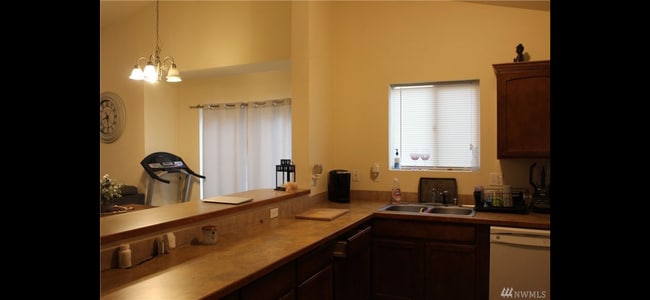 Building Photo - 1209 W Franklin St