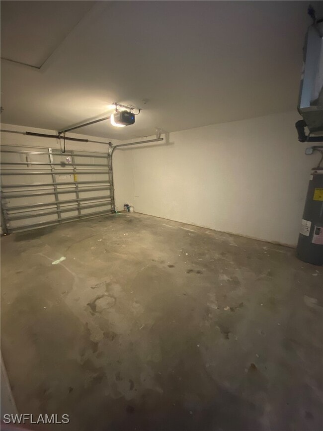 Building Photo - 1027 SE 11th St