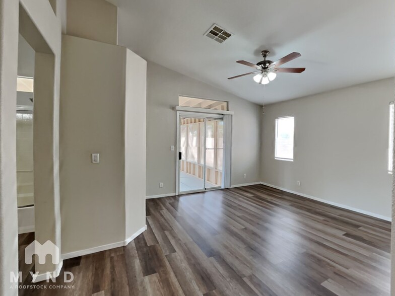 Building Photo - 514 Oak Island Dr
