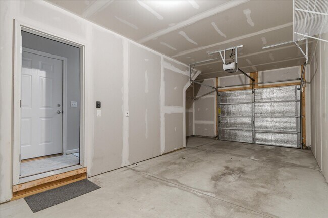 Building Photo - 1304 Riversedge Dr
