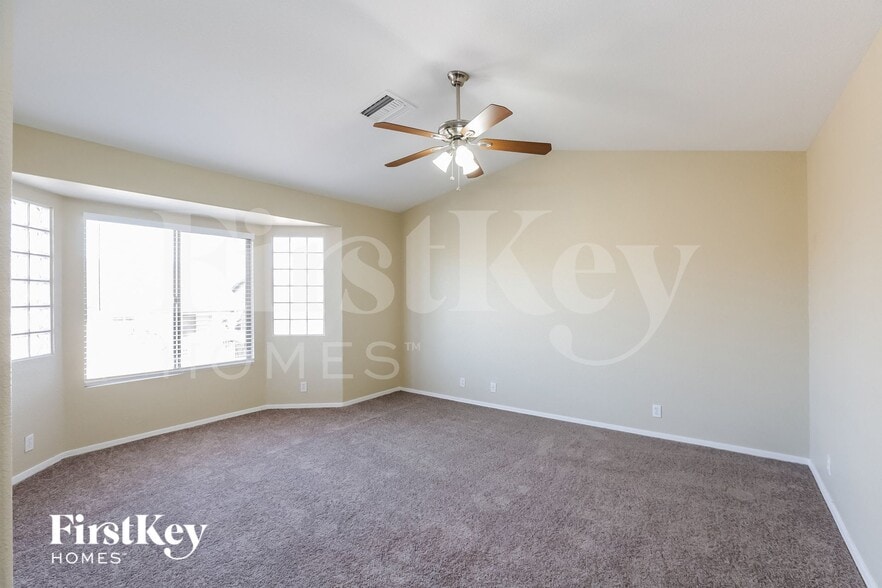 Building Photo - 8736 W Tuckey Ln