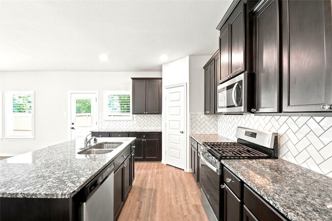Building Photo - 1202 Vilamoura Ct