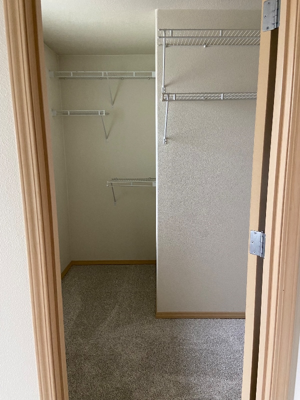 Building Photo - 250 40th Ct