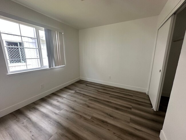 Building Photo - 1948 Country Club Ct