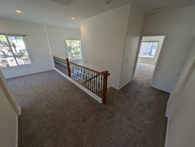 Building Photo - 205 Heiple Ct