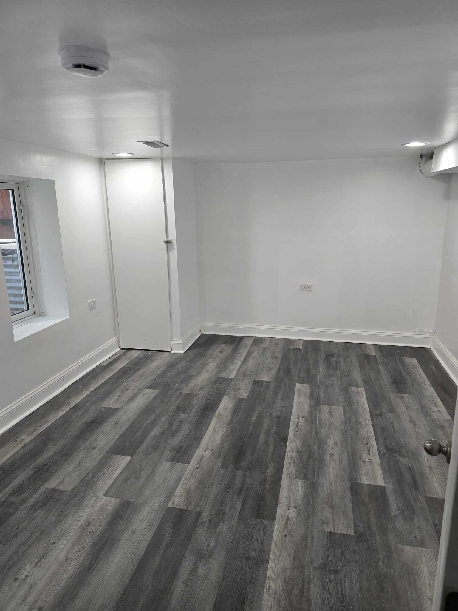 Building Photo - 1935 Jackson Ave