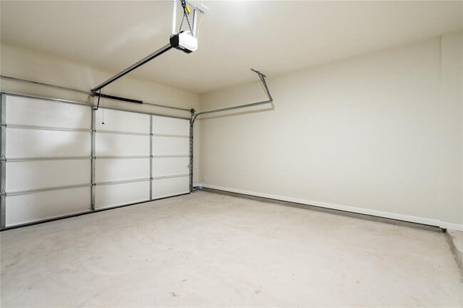 Building Photo - 2428 Ekvall Dr