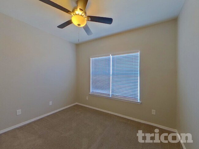 Building Photo - 1081 Treehouse Ln