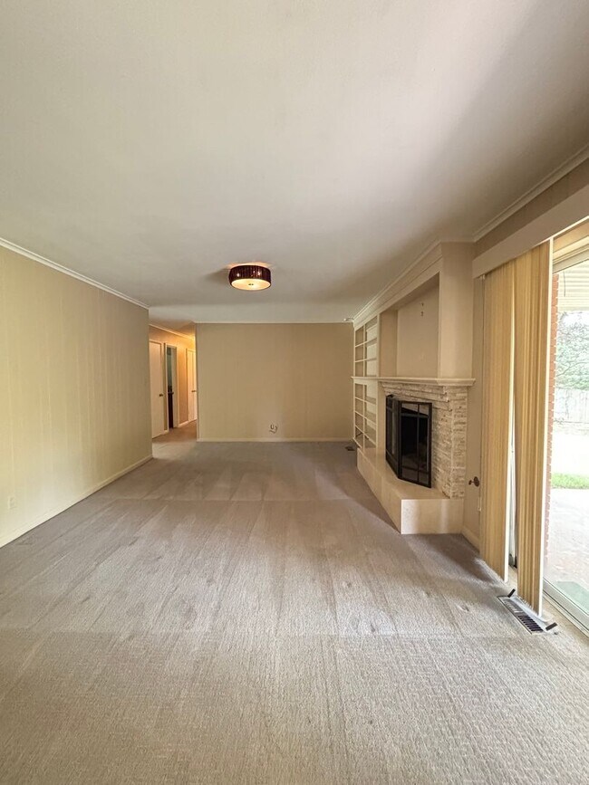 Building Photo - A House For Rent Does Not Come For Rent Ve...
