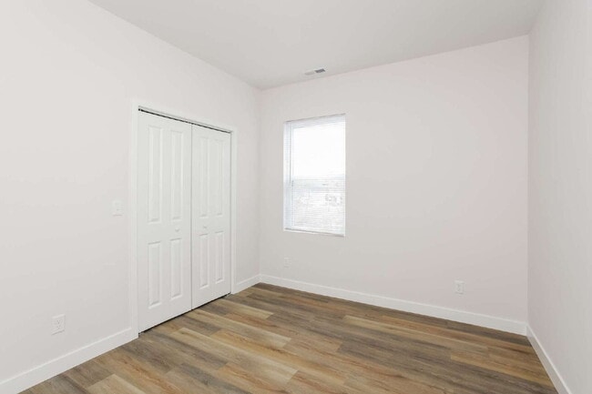 Building Photo - "Spacious 3-Bed, 2-Bath Urban Retreat on Winthrop Ave – Perfect for Comfortable Living!"