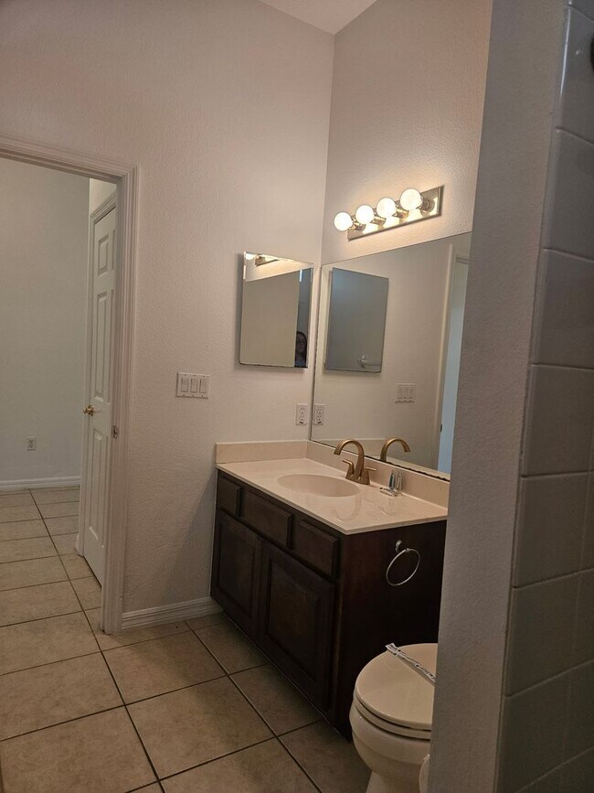 Building Photo - 4 BEDROOM 3 FULL BATH HOME WITH A SCREENED IN POOL IN THE BEAUTIFUL PALM COAST