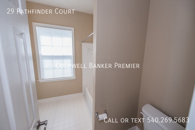 Building Photo - 29 Pathfinder Ct
