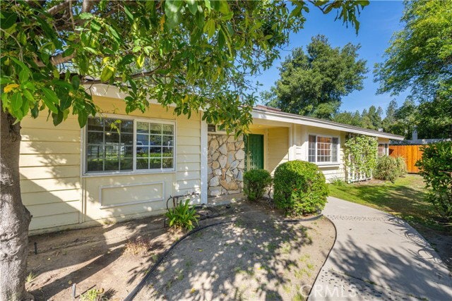 Building Photo - 11761 Encino Ave