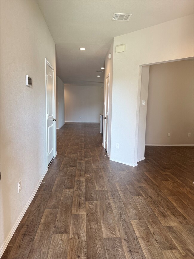 Building Photo - 15310 Dinnet Berm Dr