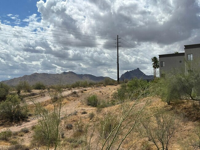 Building Photo - 10401 N Saguaro Blvd