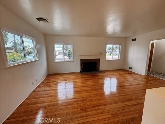 Building Photo - 832 W Granada Ct