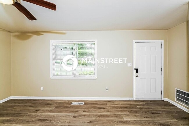 Building Photo - 3 Bedroom Pet-Friendly Home in Birmingham,...