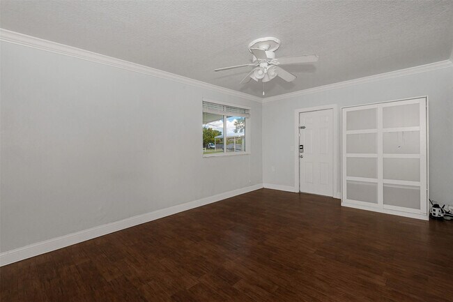 Building Photo - 5608 Buchanan St