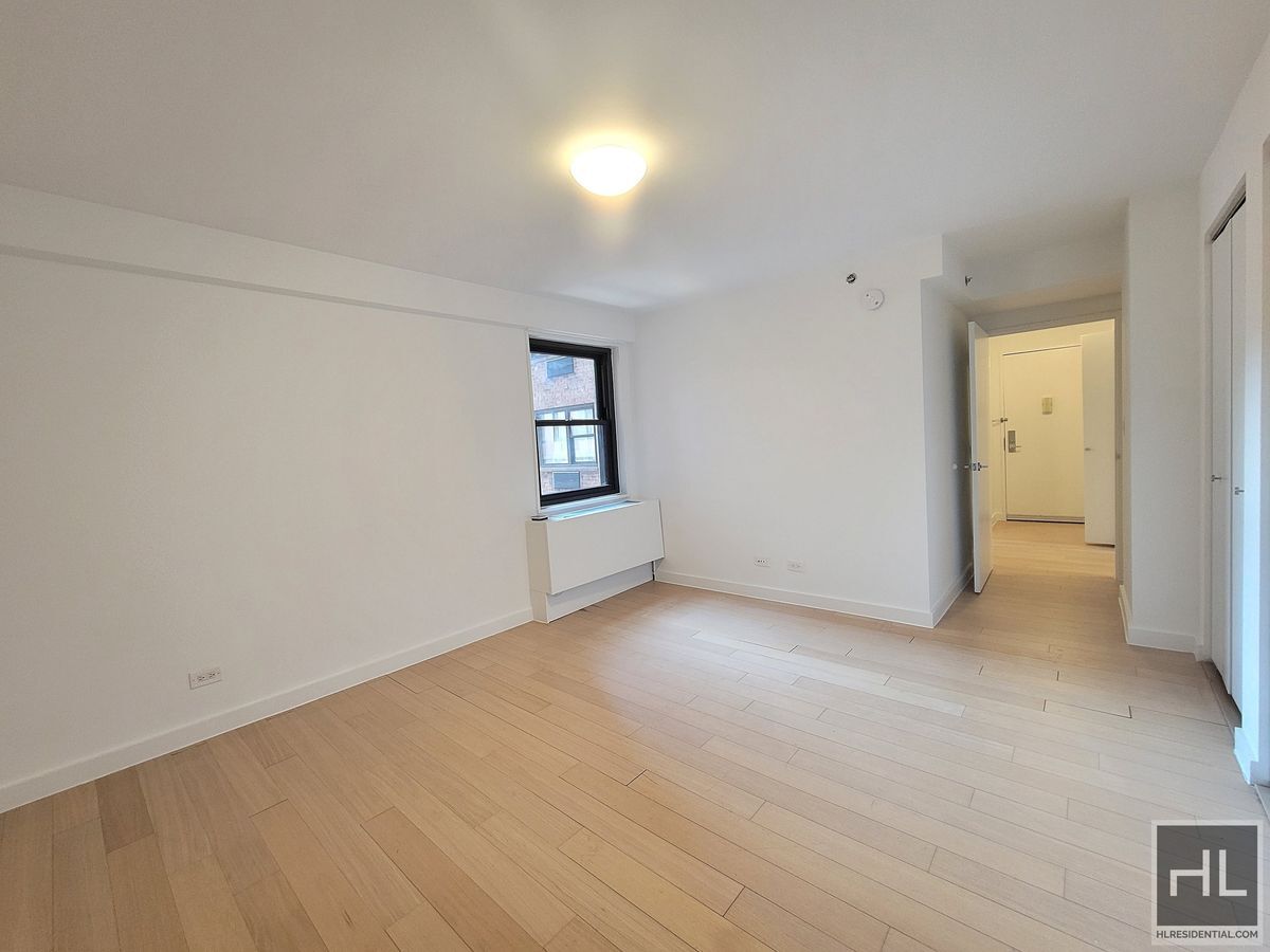 Building Photo - East 39th Street