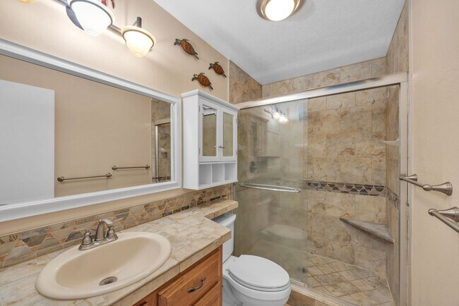 Building Photo - Kihei Manor #202 – Furnished 1BR Condo Steps from The Cove!