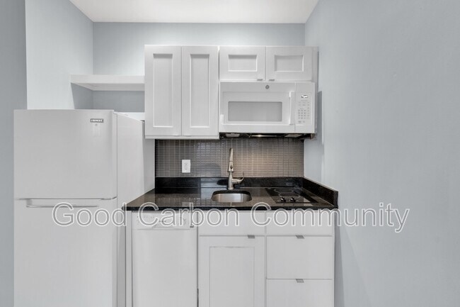 Building Photo - 401 Delaware Ave